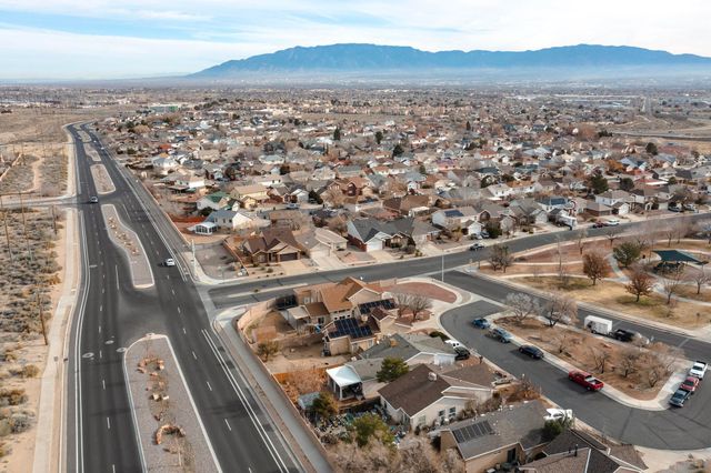 1027 Parkland View Drive NW, Albuquerque, NM 87120