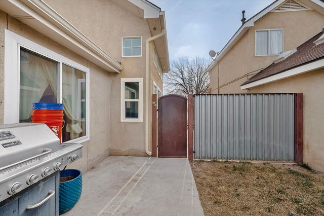 1027 Parkland View Drive NW, Albuquerque, NM 87120
