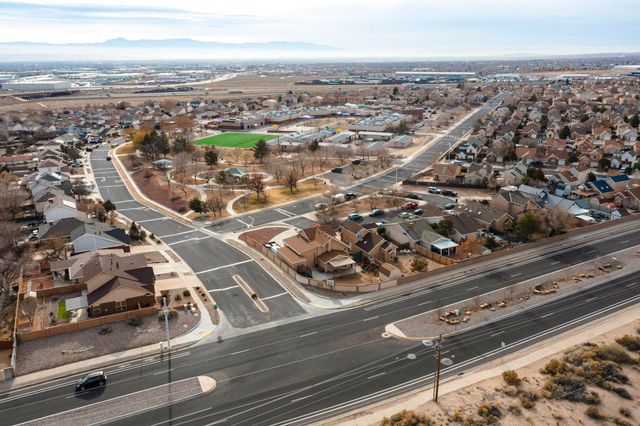 1027 Parkland View Drive NW, Albuquerque, NM 87120