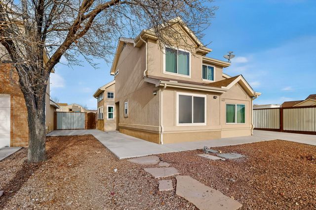 1027 Parkland View Drive NW, Albuquerque, NM 87120