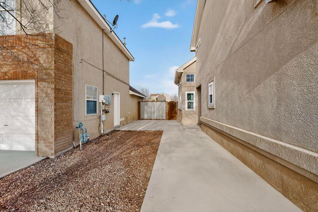 1027 Parkland View Drive NW, Albuquerque, NM 87120