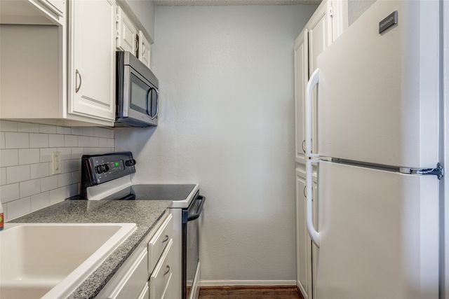 5757 E University Boulevard 22T, Dallas, TX 75206