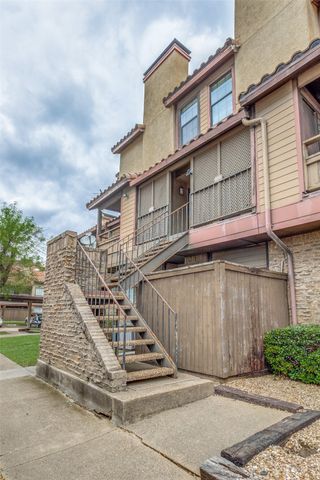 5757 E University Boulevard 22T, Dallas, TX 75206