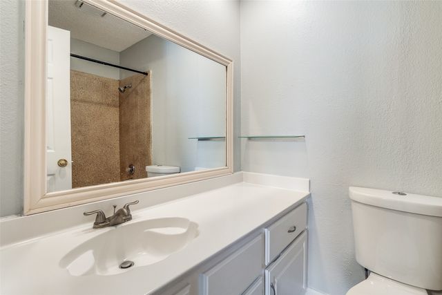 5757 E University Boulevard 22T, Dallas, TX 75206