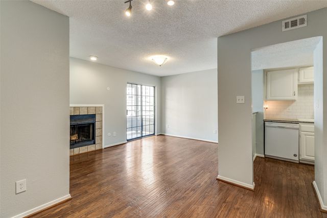 5757 E University Boulevard 22T, Dallas, TX 75206