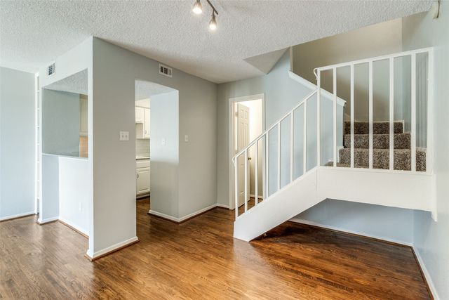5757 E University Boulevard 22T, Dallas, TX 75206