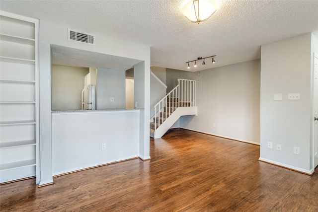 5757 E University Boulevard 22T, Dallas, TX 75206
