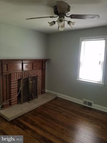 215 W 3RD ST, Palmyra, NJ 08065