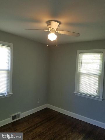 215 W 3RD ST, Palmyra, NJ 08065