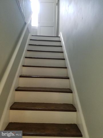 215 W 3RD ST, Palmyra, NJ 08065