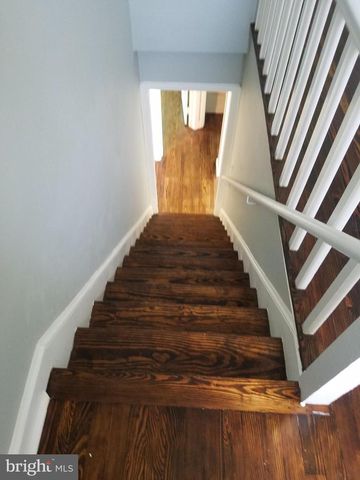 215 W 3RD ST, Palmyra, NJ 08065
