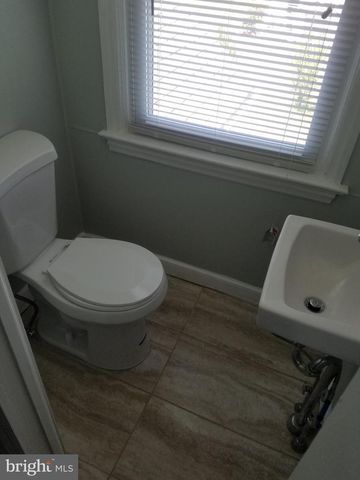 215 W 3RD ST, Palmyra, NJ 08065