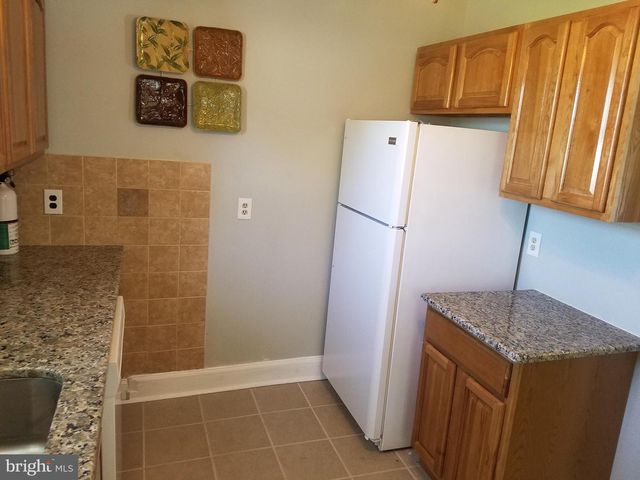 215 W 3RD ST, Palmyra, NJ 08065