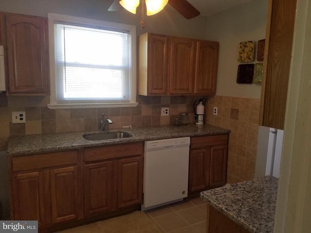 215 W 3RD ST, Palmyra, NJ 08065