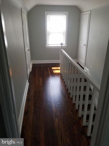 215 W 3RD ST, Palmyra, NJ 08065