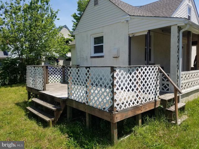215 W 3RD ST, Palmyra, NJ 08065