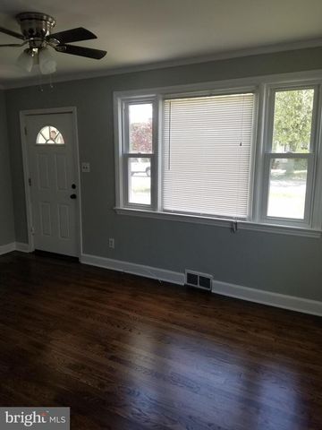 215 W 3RD ST, Palmyra, NJ 08065