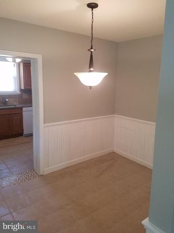 215 W 3RD ST, Palmyra, NJ 08065