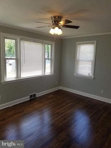 215 W 3RD ST, Palmyra, NJ 08065