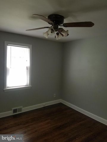 215 W 3RD ST, Palmyra, NJ 08065