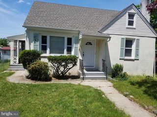 215 W 3RD ST, Palmyra, NJ 08065