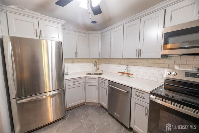 13 Mine Road, Jamesburg, NJ 08831