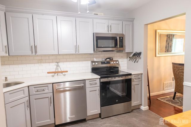 13 Mine Road, Jamesburg, NJ 08831
