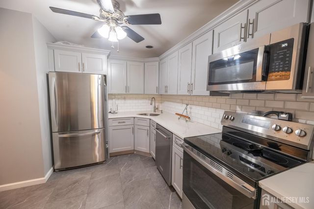 13 Mine Road, Jamesburg, NJ 08831