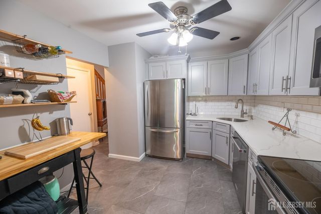 13 Mine Road, Jamesburg, NJ 08831