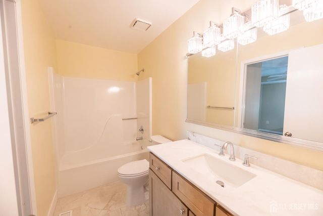 13 Mine Road, Jamesburg, NJ 08831