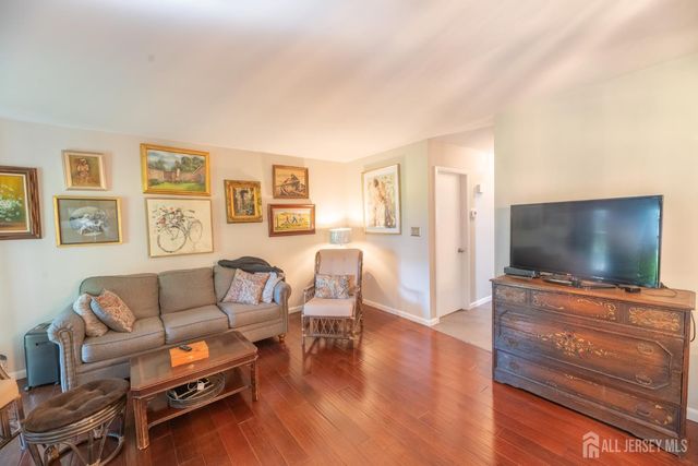 13 Mine Road, Jamesburg, NJ 08831