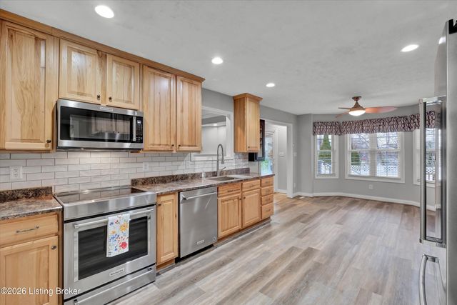 12108 Sentimental Ln, Louisville, KY 40229