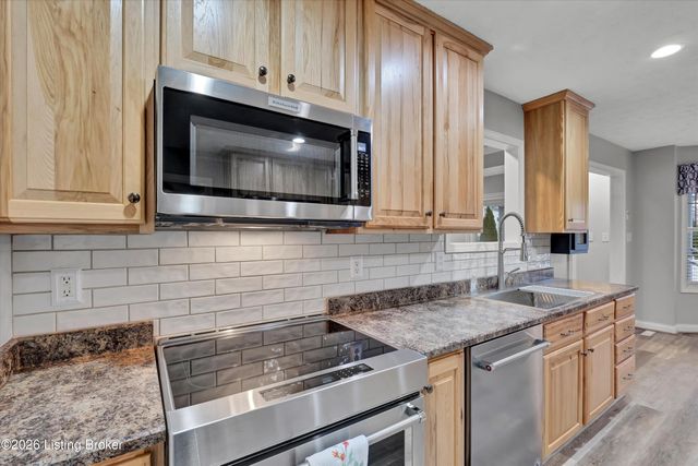 12108 Sentimental Ln, Louisville, KY 40229