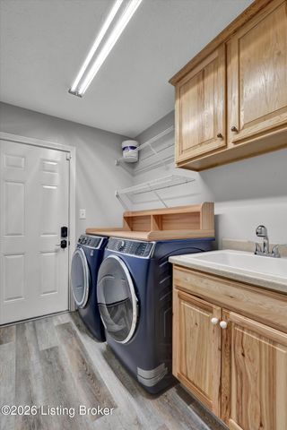 12108 Sentimental Ln, Louisville, KY 40229