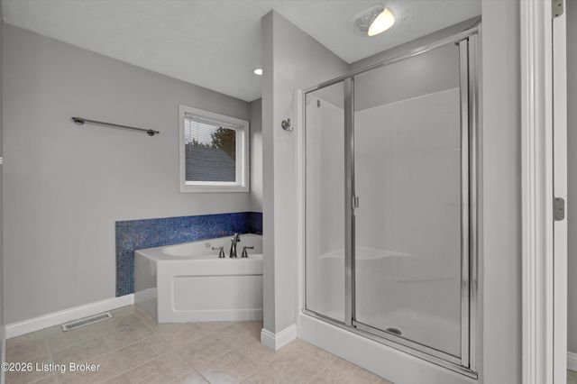 12108 Sentimental Ln, Louisville, KY 40229