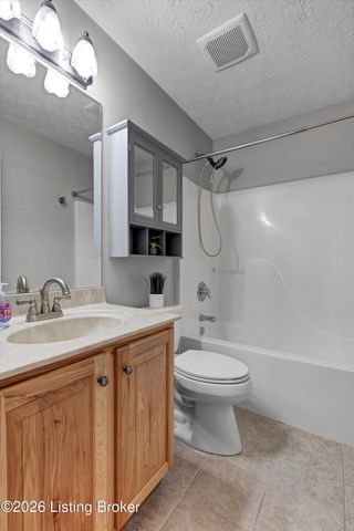 12108 Sentimental Ln, Louisville, KY 40229