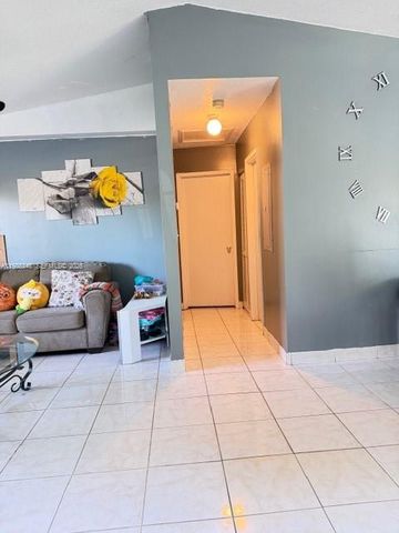 9770 SW 210th St, Cutler Bay, FL 33189