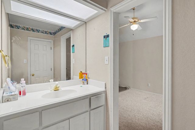 1230 Woodland Park Drive, Hurst, TX 76053