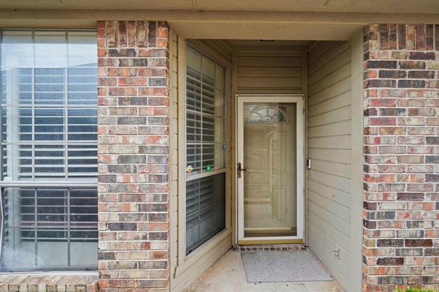 1230 Woodland Park Drive, Hurst, TX 76053
