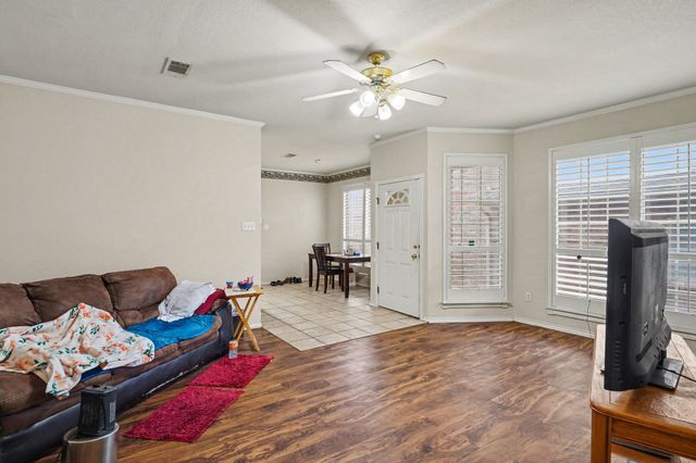 1230 Woodland Park Drive, Hurst, TX 76053