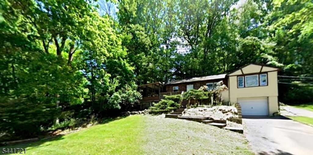 46 Shore Rd, Green Twp., NJ 07821
