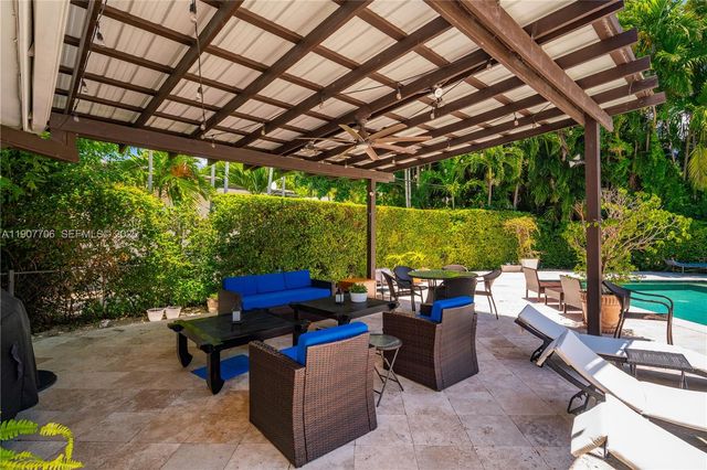 200 S Shore Dr S, Miami, FL 33133