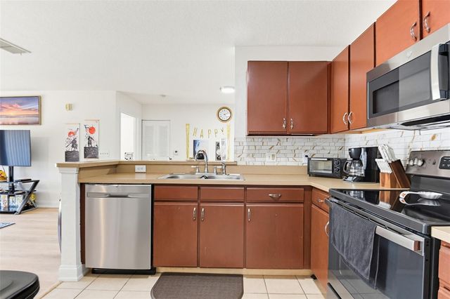 940 VILLAGE TRAIL 6-103, Port Orange, FL 32127