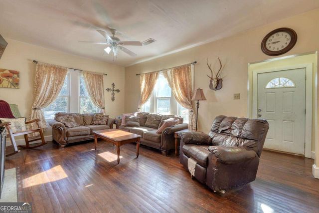 760 Kingtown Street, Blue Ridge, GA 30513