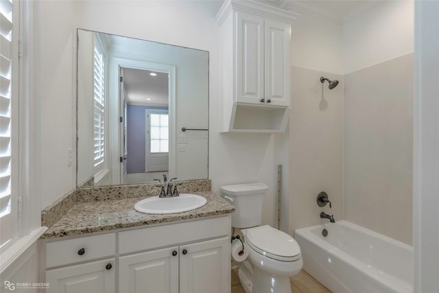 1940 Shaded Willow Lane, Shreveport, LA 71106