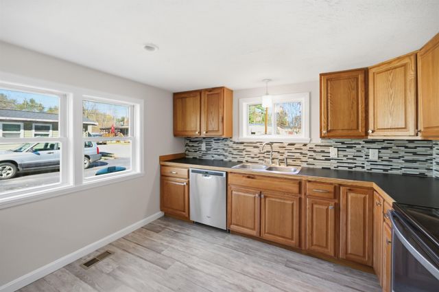 31 Page Rd Trlr 14, Litchfield, NH 03052