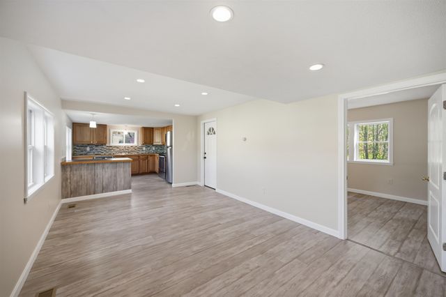 31 Page Rd Trlr 14, Litchfield, NH 03052