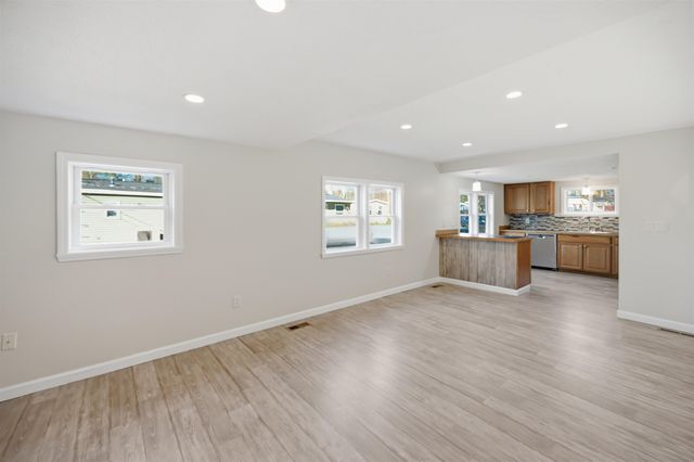 31 Page Rd Trlr 14, Litchfield, NH 03052