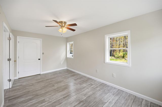 31 Page Rd Trlr 14, Litchfield, NH 03052