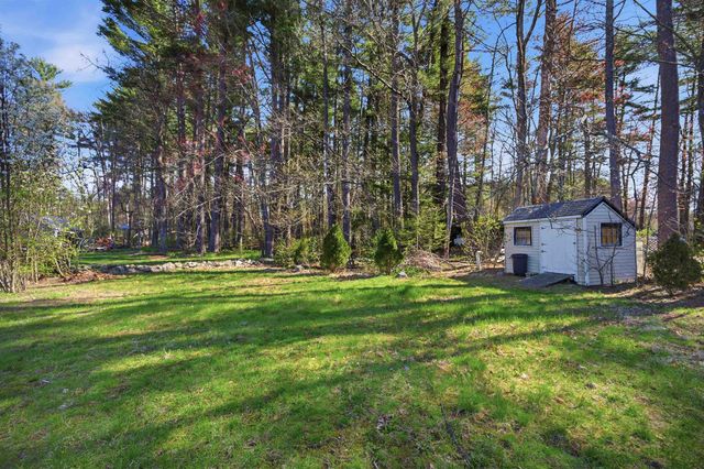 31 Page Rd Trlr 14, Litchfield, NH 03052